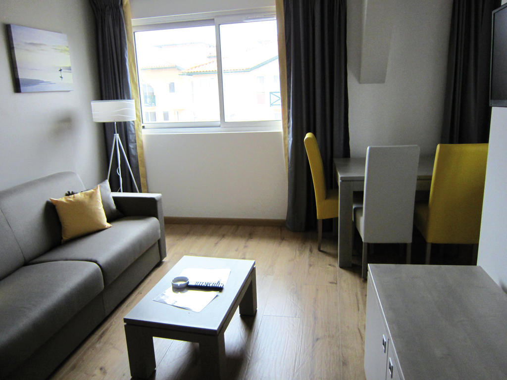 Lagrange Vacances Les Patios Eugenie Biarritz Room photo