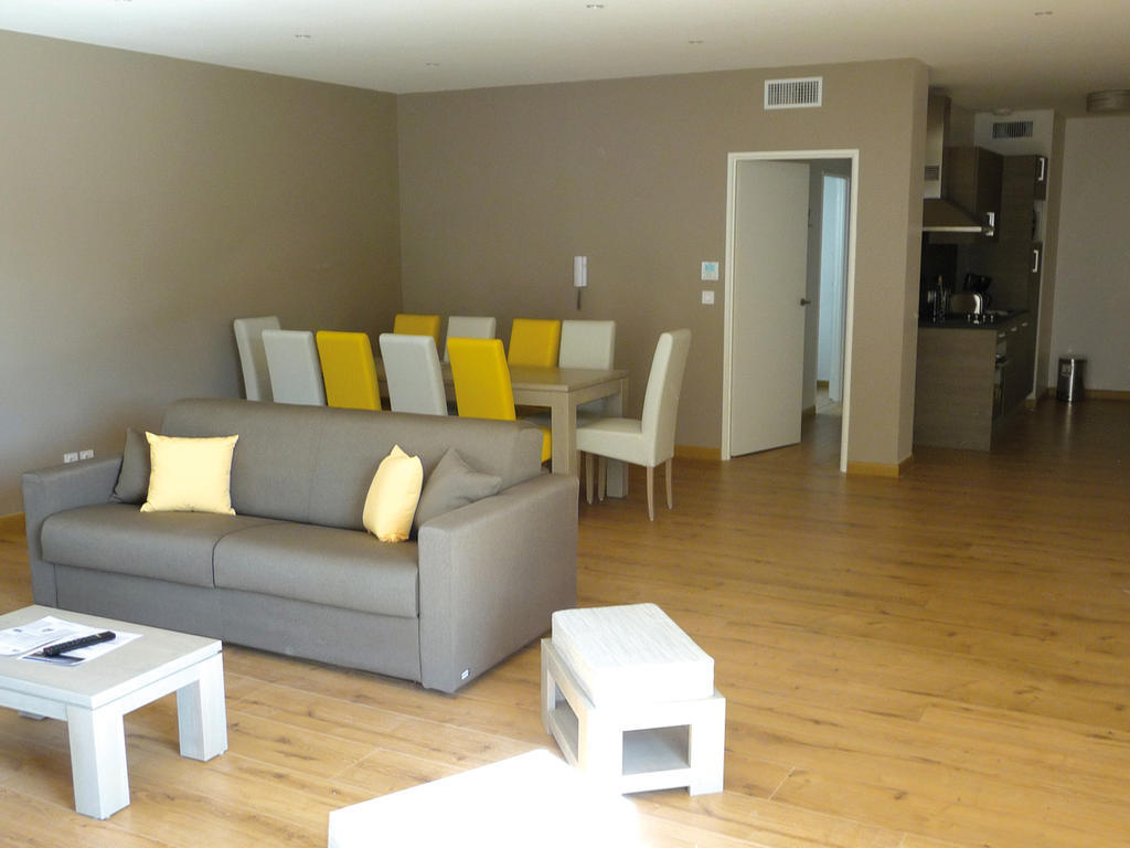 Lagrange Vacances Les Patios Eugenie Biarritz Room photo