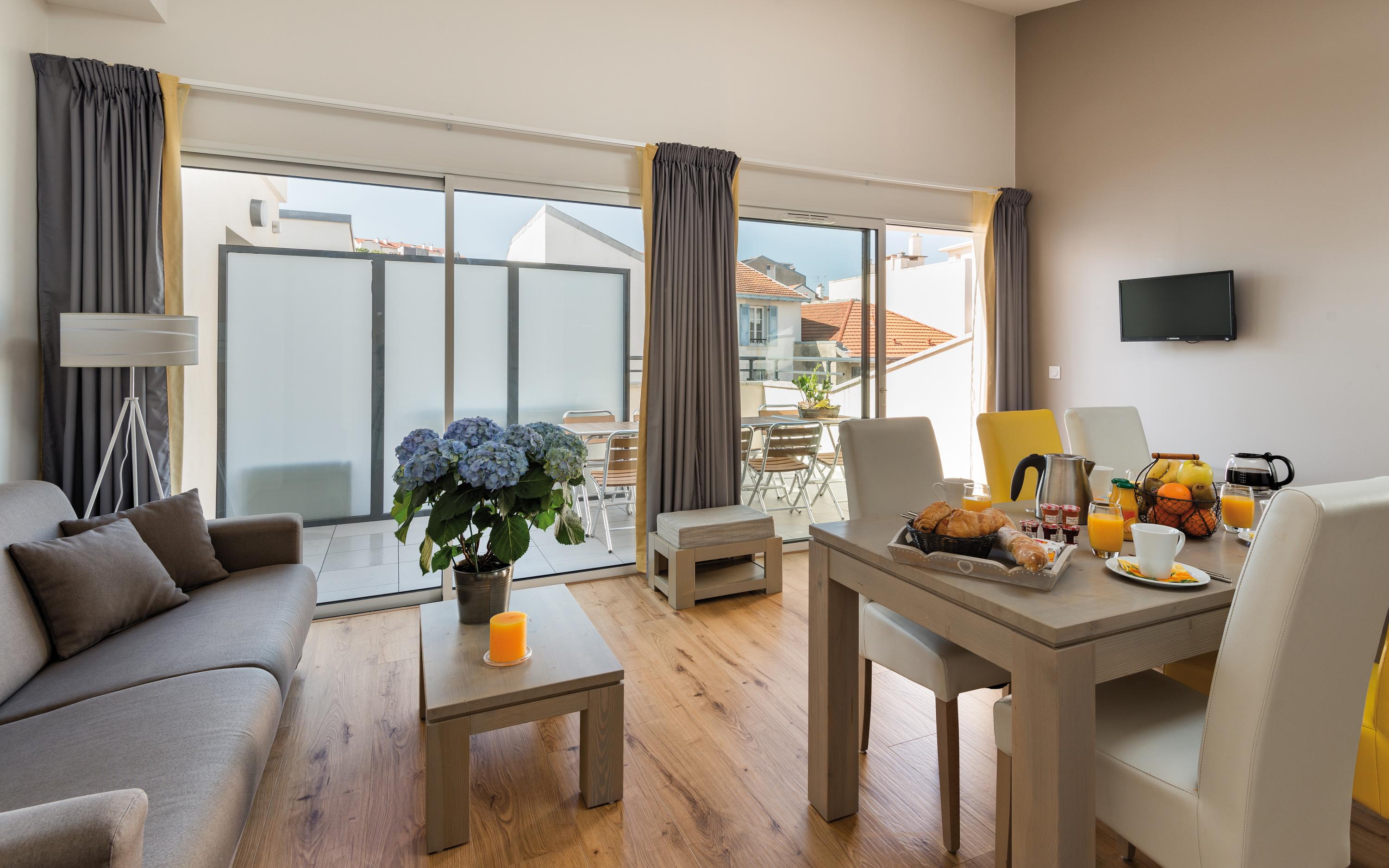 Lagrange Vacances Les Patios Eugenie Biarritz Exterior photo